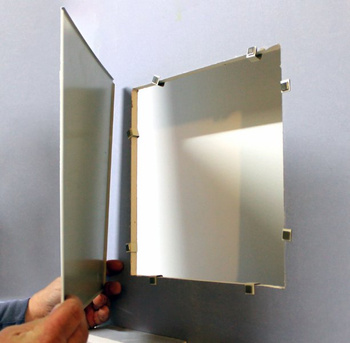Kryt otvoru 45x45cm SDK 8x magnet